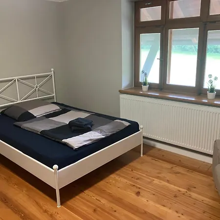 4 Schlafzimmer *